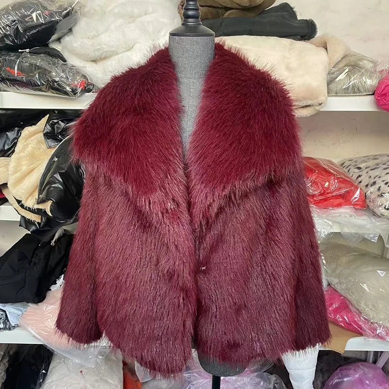 Ava Women's Faux Fur Jacket | Chic Winter Layer 10