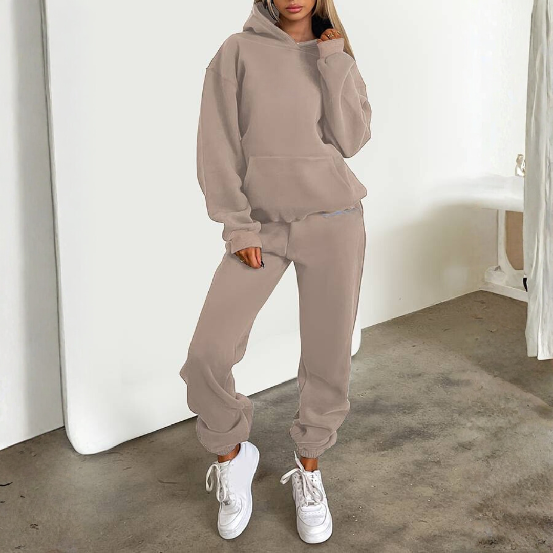 Ava Women's Winter Tracksuit Set | Cozy and Casual 2