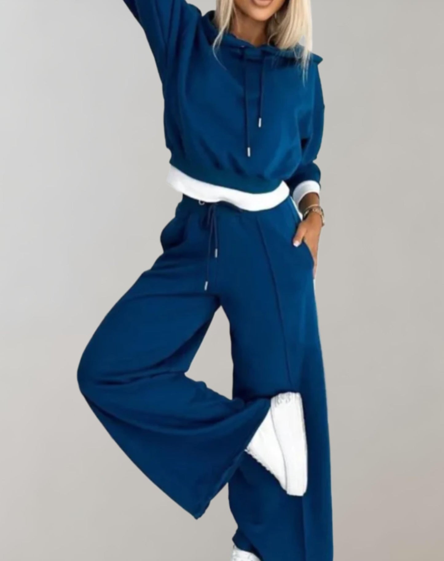 Breezy Women's Tracksuit Set | Casual Fit, Wide-Leg Design 3