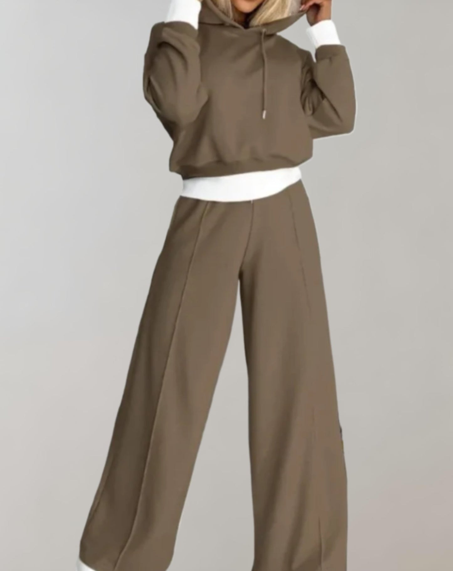 Breezy Women's Tracksuit Set | Casual Fit, Wide-Leg Design 4