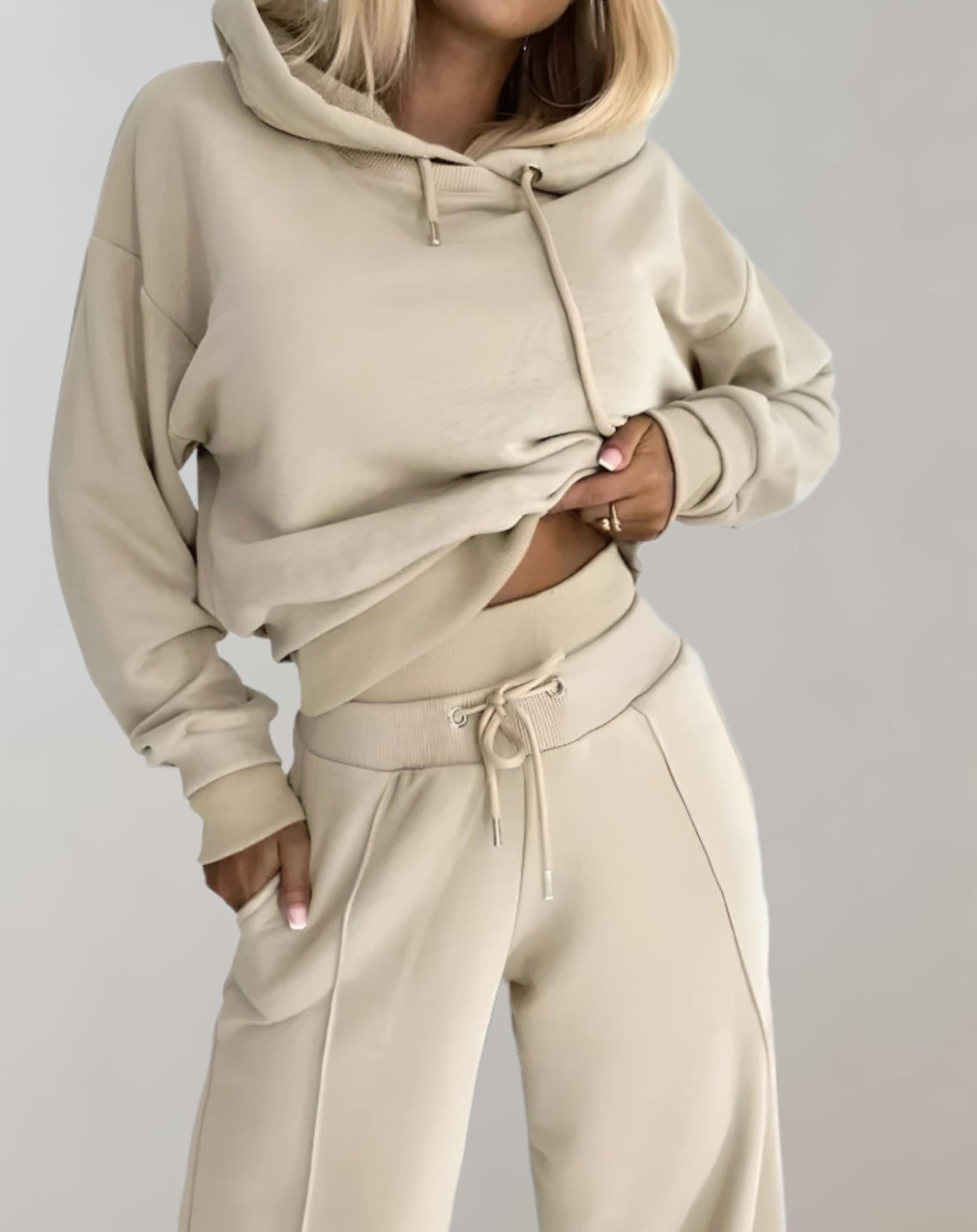 Breezy Women's Tracksuit Set | Casual Fit, Wide-Leg Design 5