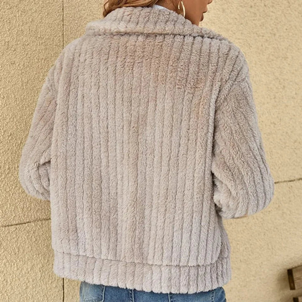 Olwen Women's Quilted Jacket | Plush Fleece, Oversized Fit 5
