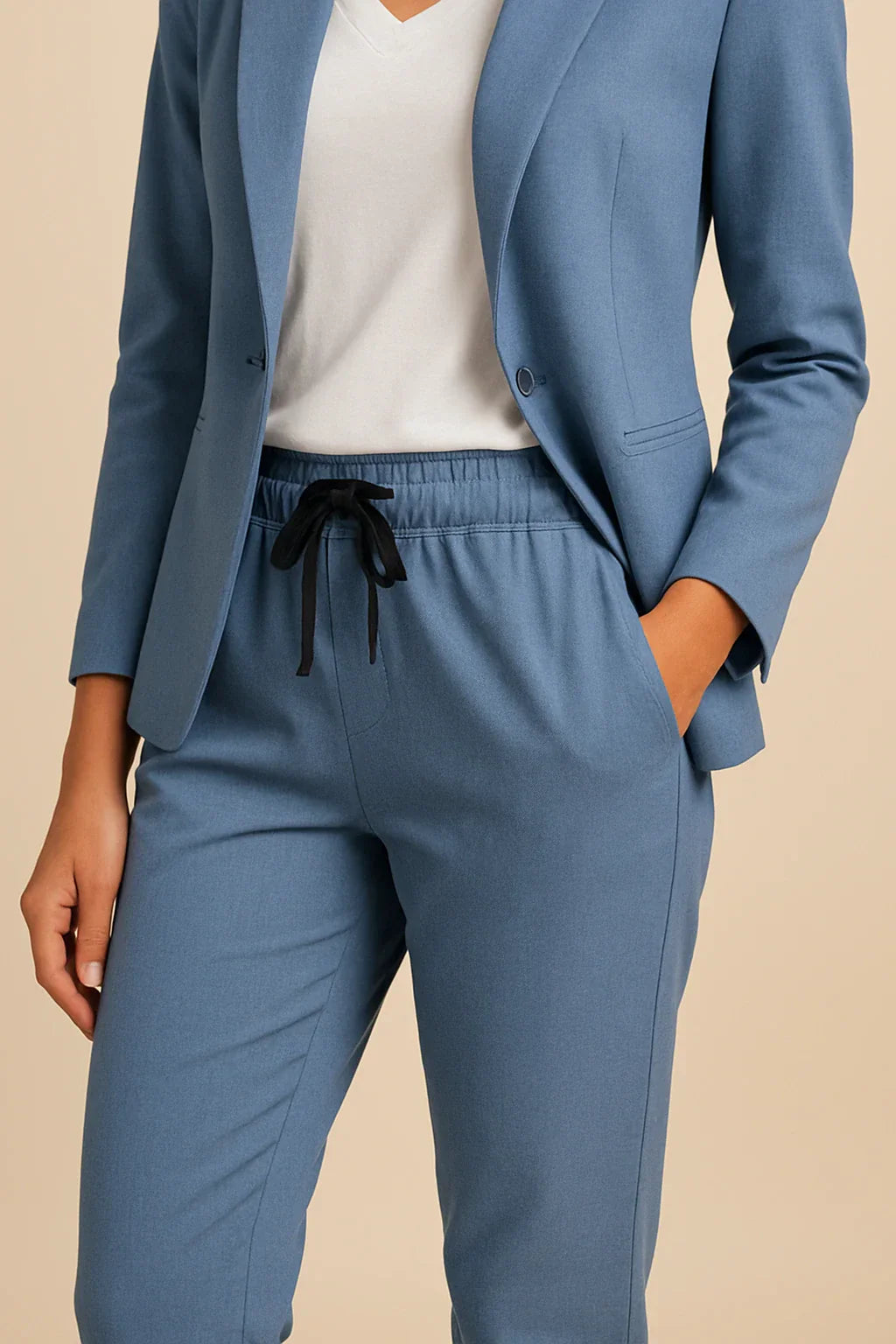 Valentina Women's Suit | Tailored Elegance, Year-Round Wear 4