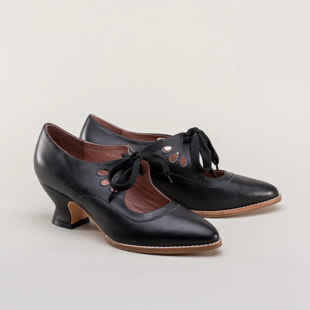Vera Women's Closed Toe Shoes | Vintage Style, Everyday Comfort 1